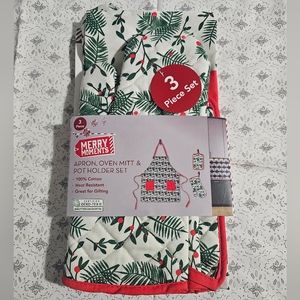 Merry Moments Holly & Branch Kitchen Set